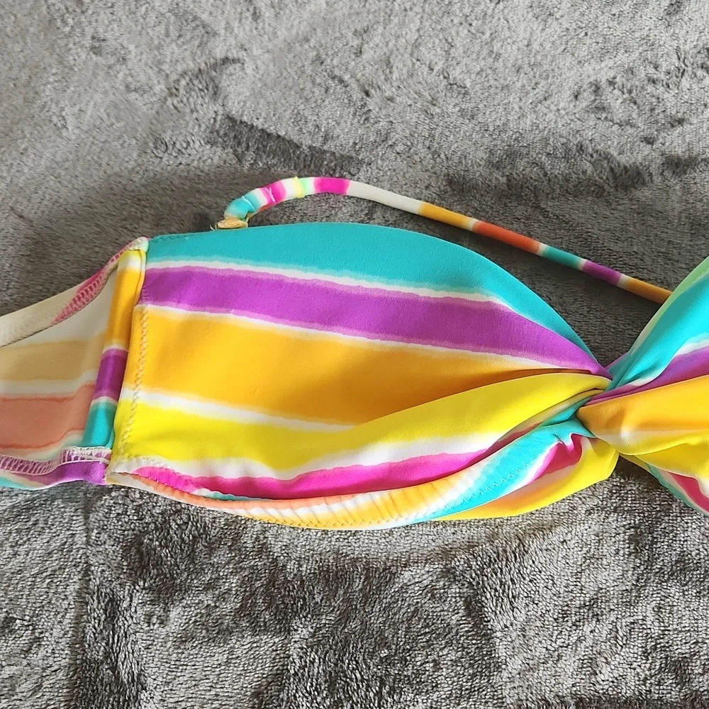 Victoria's Secret, Woman's Sz S/P, Rainbow Color Bikini Top, Just Stunning! - Picture 10 of 11